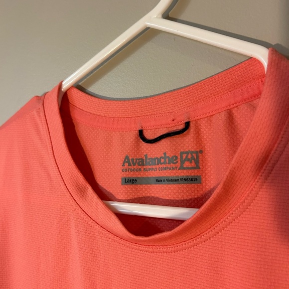 3 for 40$ Avalanche UPF Shirt - Picture 2 of 5
